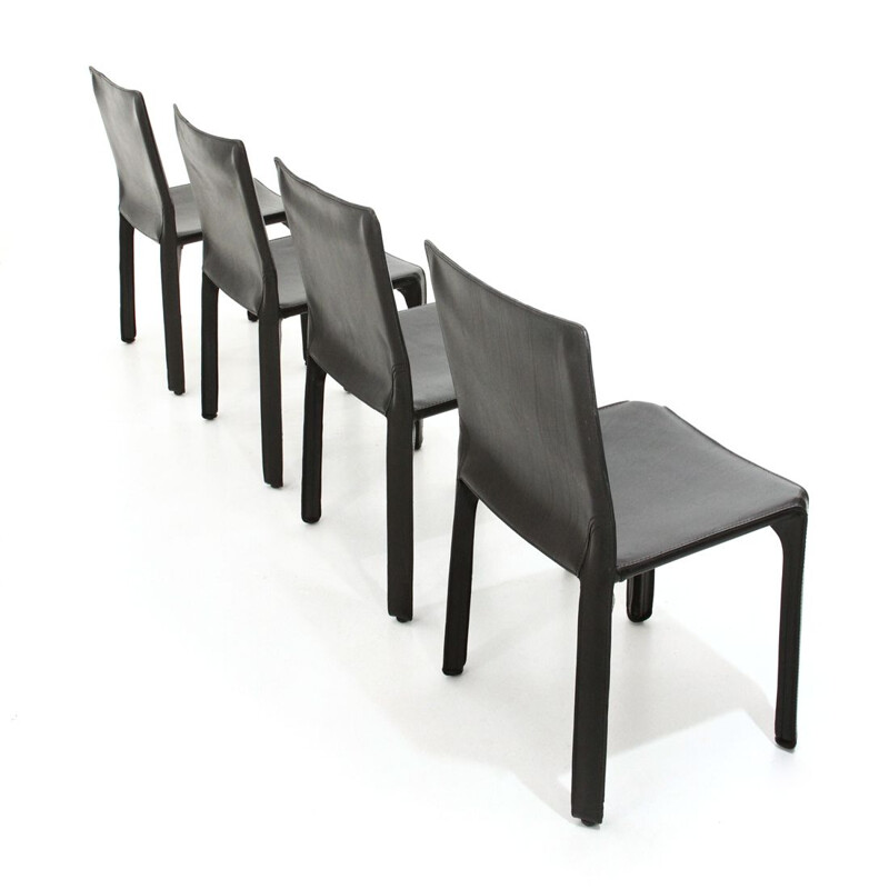Juego de 4 sillas vintage de cuero negro de Mario Bellini para Cassina 1970