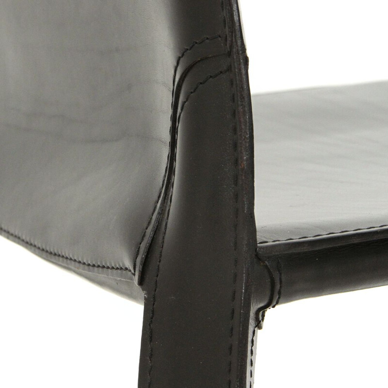 Conjunto de 4 cadeiras de couro preto vintage de Mario Bellini para Cassina 1970