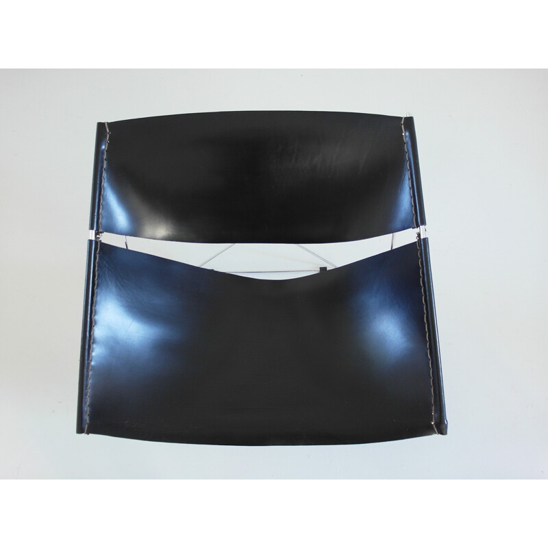 Artifort Hollande "Butterfly" chair in black leather and metal, Pierre PAULIN - 1970s