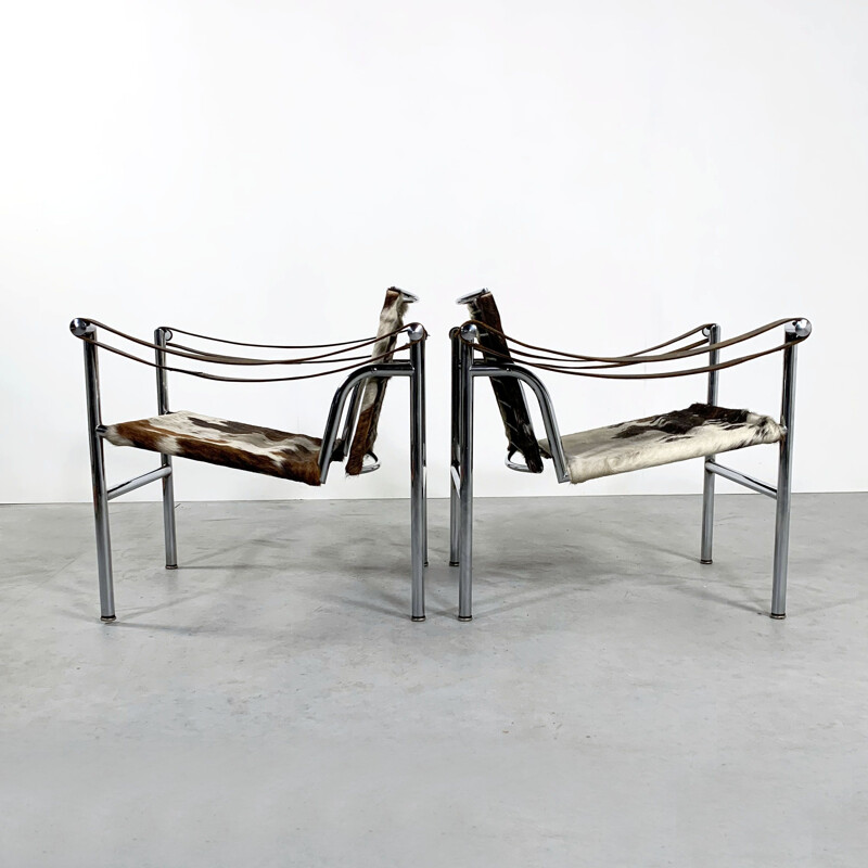 Paire de fauteuils vintage en peau de vache de Le Corbusier pour Cassina 1970