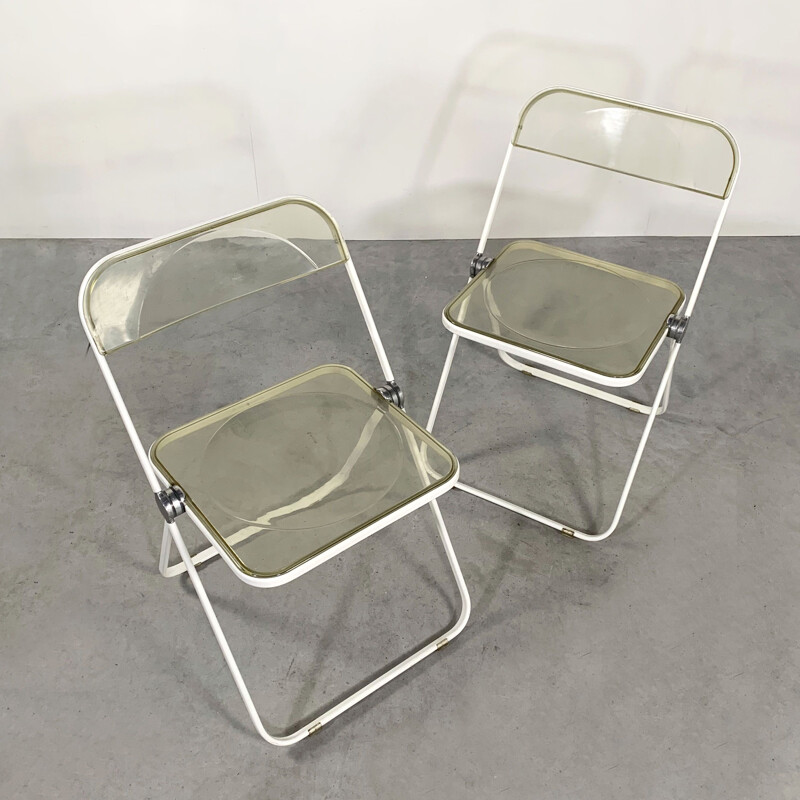 Pair of vintage White & Lucite Plia folding chairs by Giancarlo Piretti for Castelli 1960s