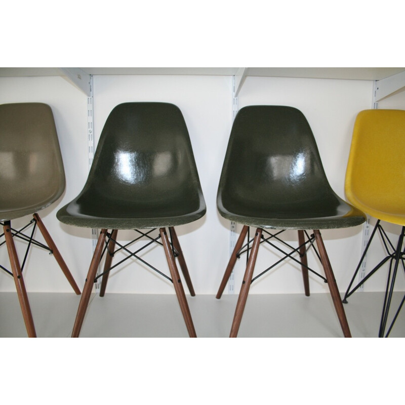 DSW forest green chair EAMES - 60