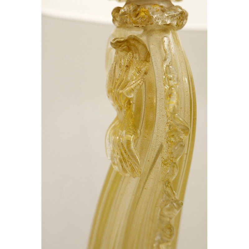 Lámpara de mesa vintage de cristal dorado, Italia 1950
