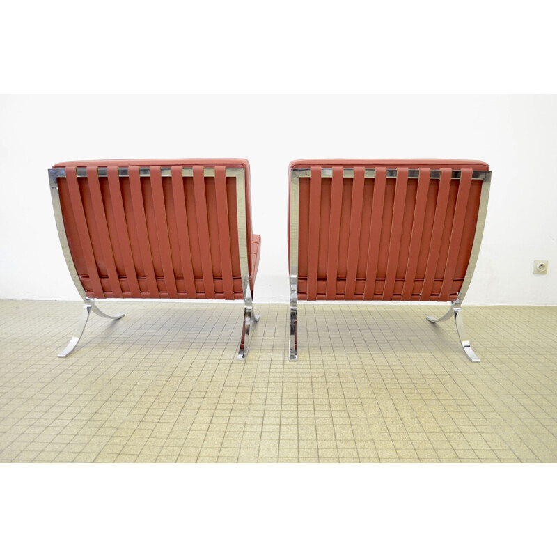 Paire de chaises vintage Knoll barcelona en cuir rouge par Ludwig Mies Van Der Rohe 1929