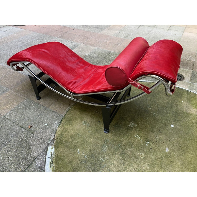 Vintage red pony chaise longue Le Corbusier and Charlotte Perriand