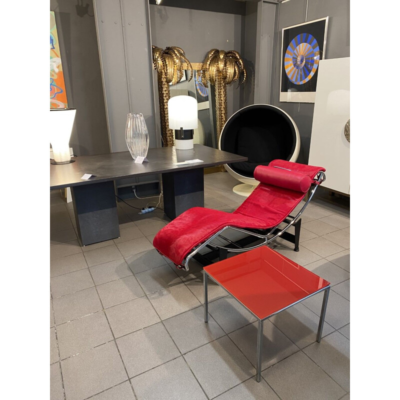 Fauteuil longue vintage Poney rouge Le Corbusier et Charlotte Perriand