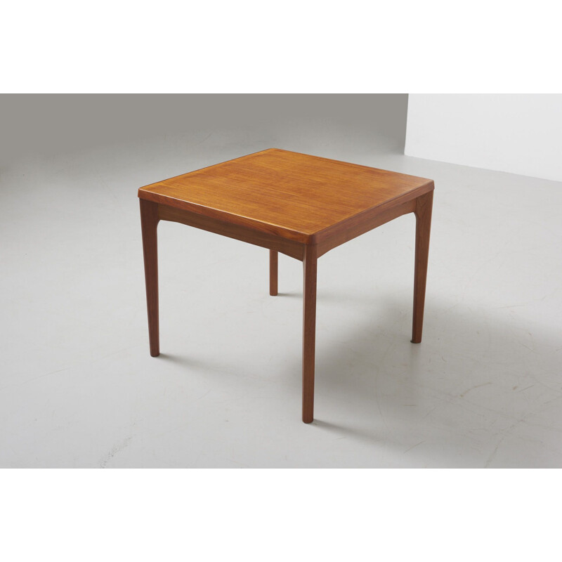 Petite table à manger vintage carrée par Henning Kjaernulf pour Vejle Danemark 1960