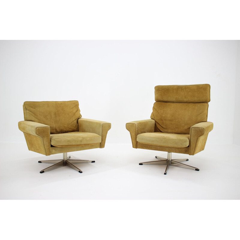 Pair of vintage Georg Thams Swivel Chairs Leather Denmark 1970s