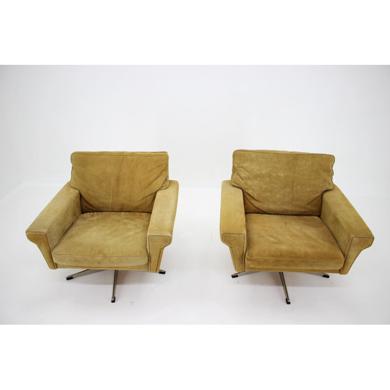 Pair of vintage Georg Thams Swivel Chairs in Leather Denmark 1970s