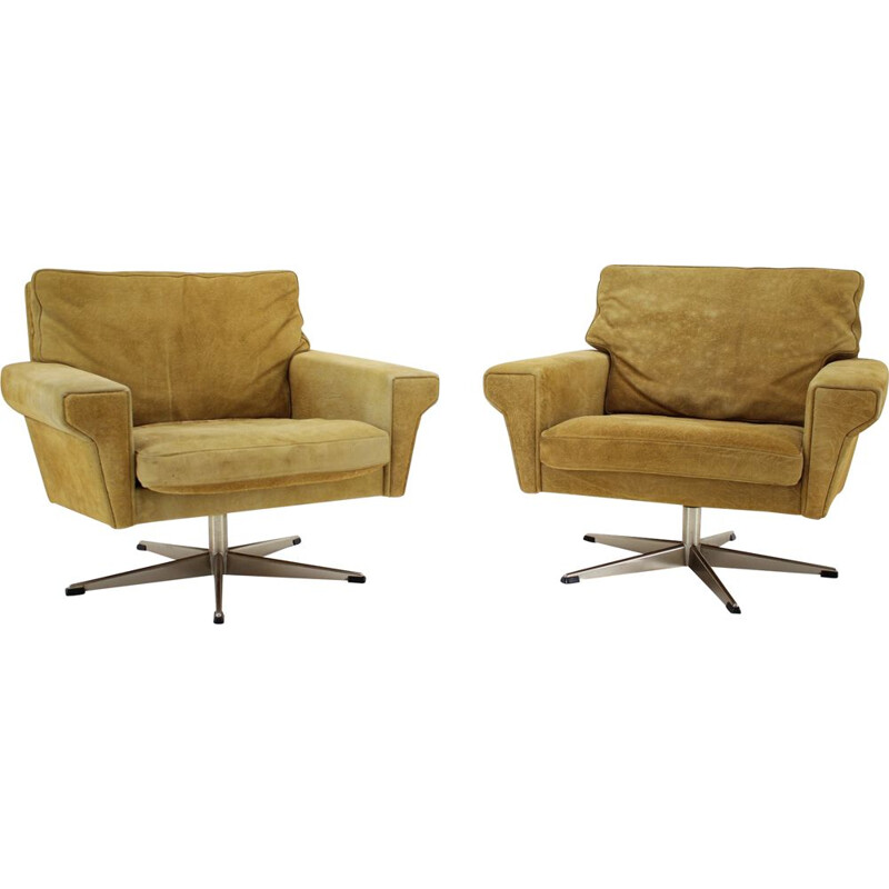 Pair of vintage Georg Thams Swivel Chairs in Leather Denmark 1970s