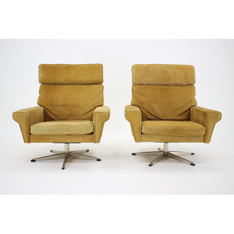 Pair of vintage Georg Thams Swivel Chairs in Suede Leather Denmark 1970s