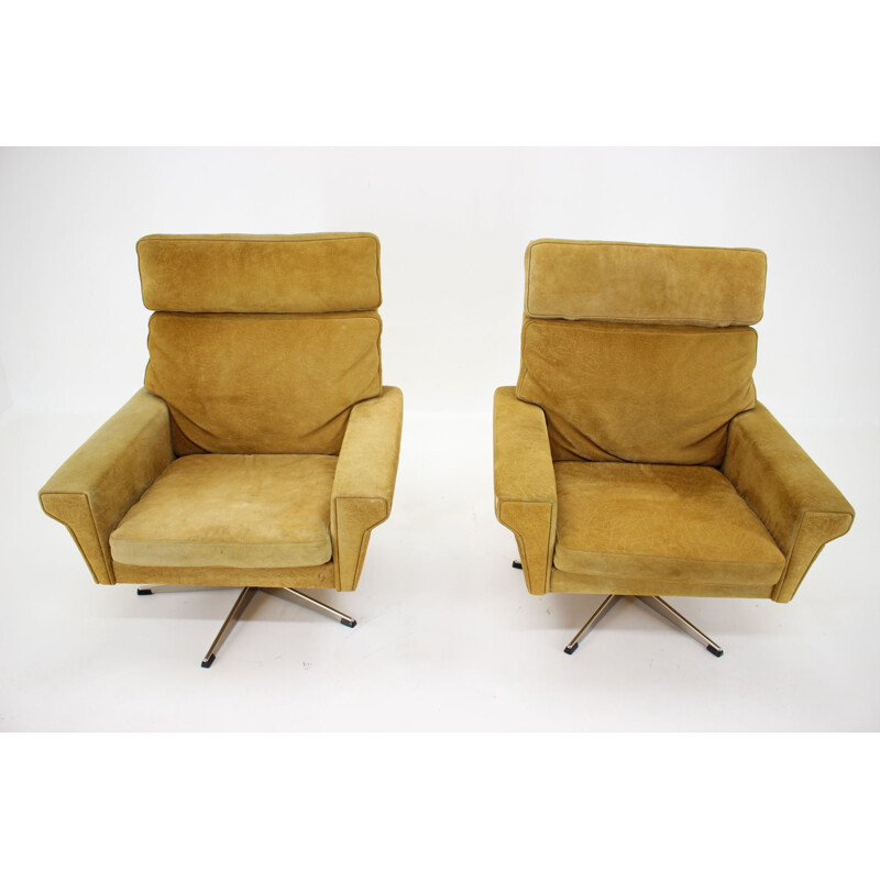 Pair of vintage Georg Thams Swivel Chairs in Suede Leather Denmark 1970s