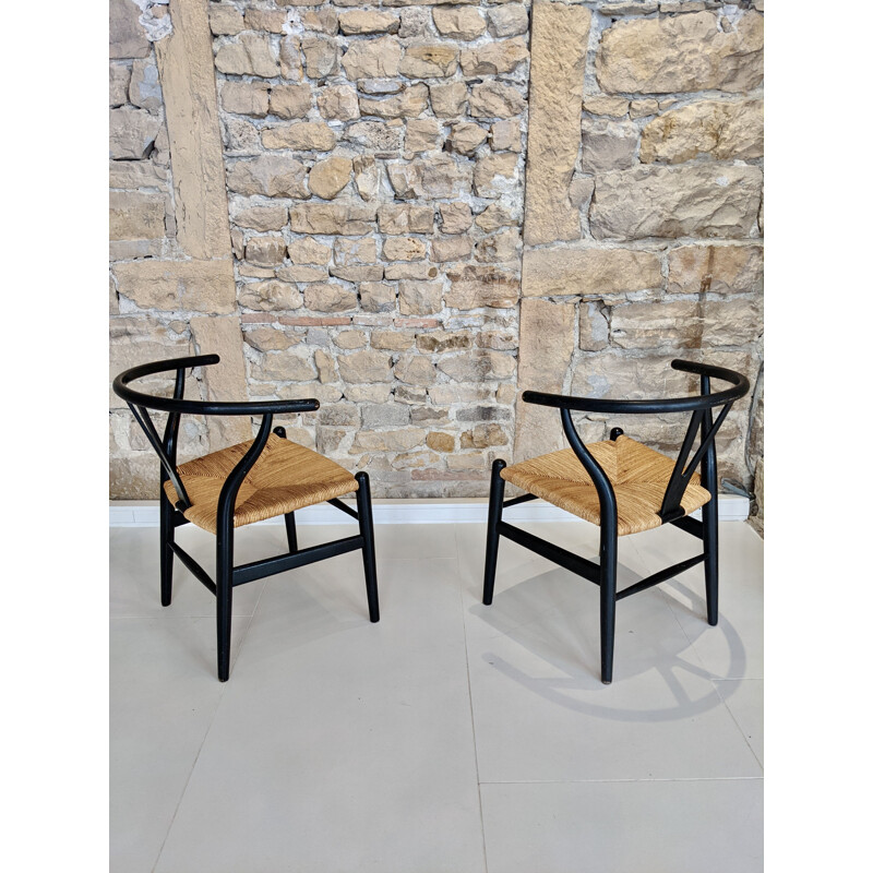 Pair of vintage Wishbone Hans vintage chairs