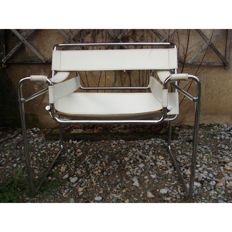 Pair of vintage white Wassily armchairs by M.Breuer