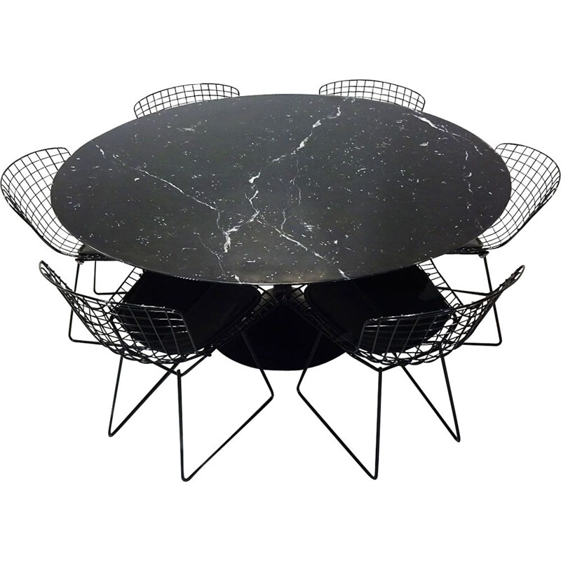 Original Eero Saarinen black marble tulip dining table and black Bertoia wire chairs