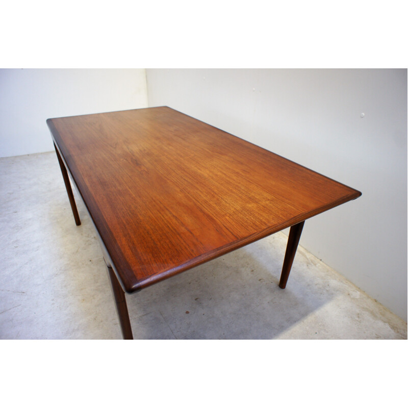 Vintage teak dining table by Johannès Andersen scandinavian 1960s