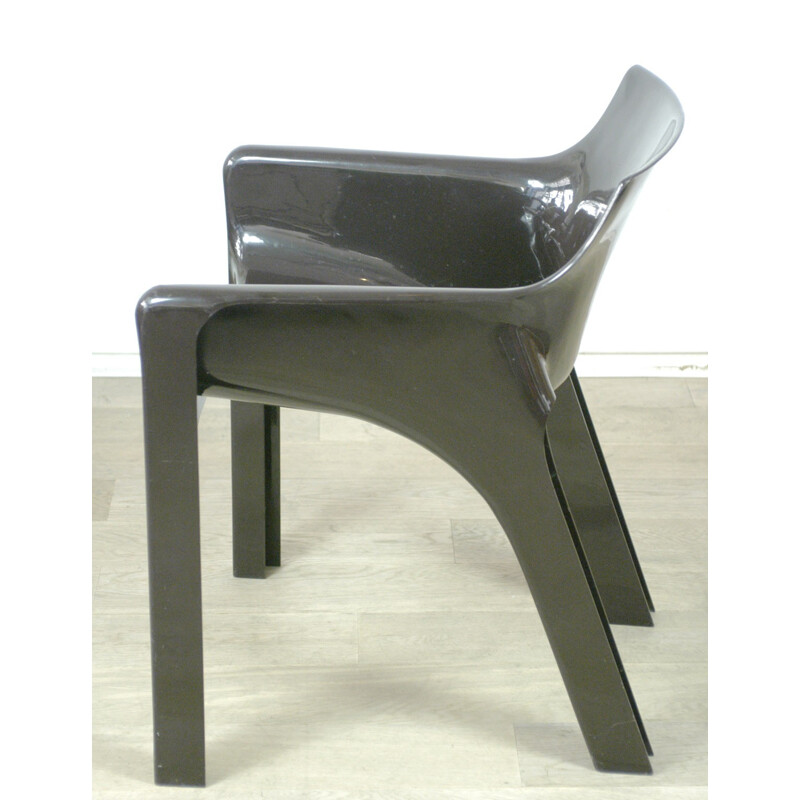 Artemide "Gaudi" chair in dark brown fiberglass, Vico MAGISTRETTI - 1970s