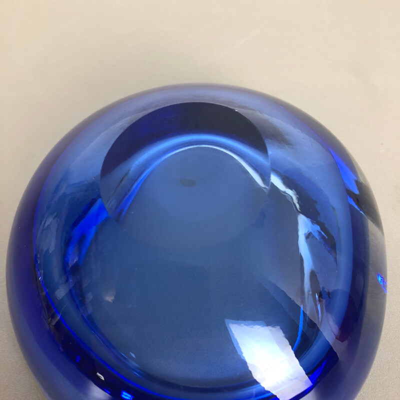 Cenicero vintage de cristal azul de Murano 1970