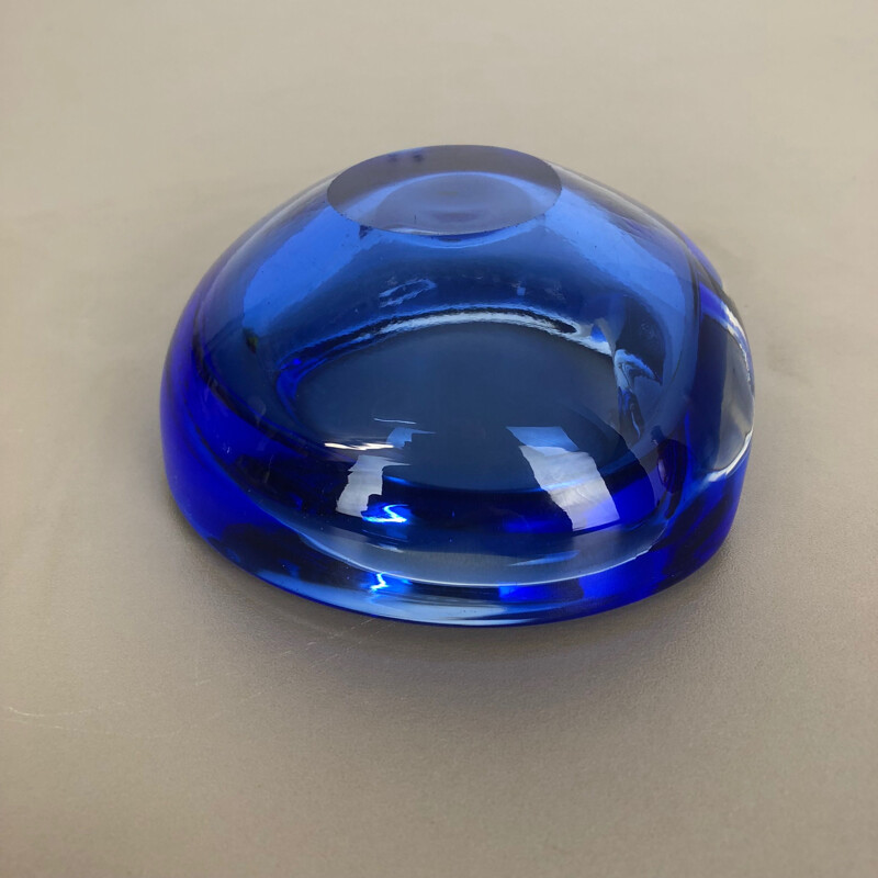 Cenicero vintage de cristal azul de Murano 1970