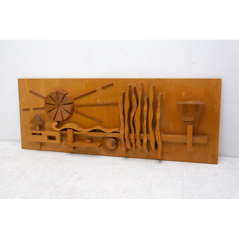 Escultura mural de madera vintage del Bloque Oriental 1970