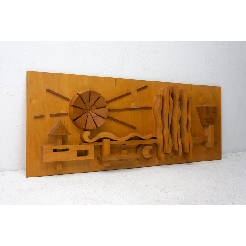 Vintage houten wandsculptuur uit het Oostblok 1970