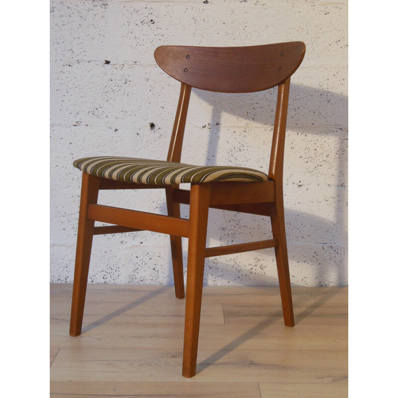 Série de 6 chaises "210" Scandinaves - années 60