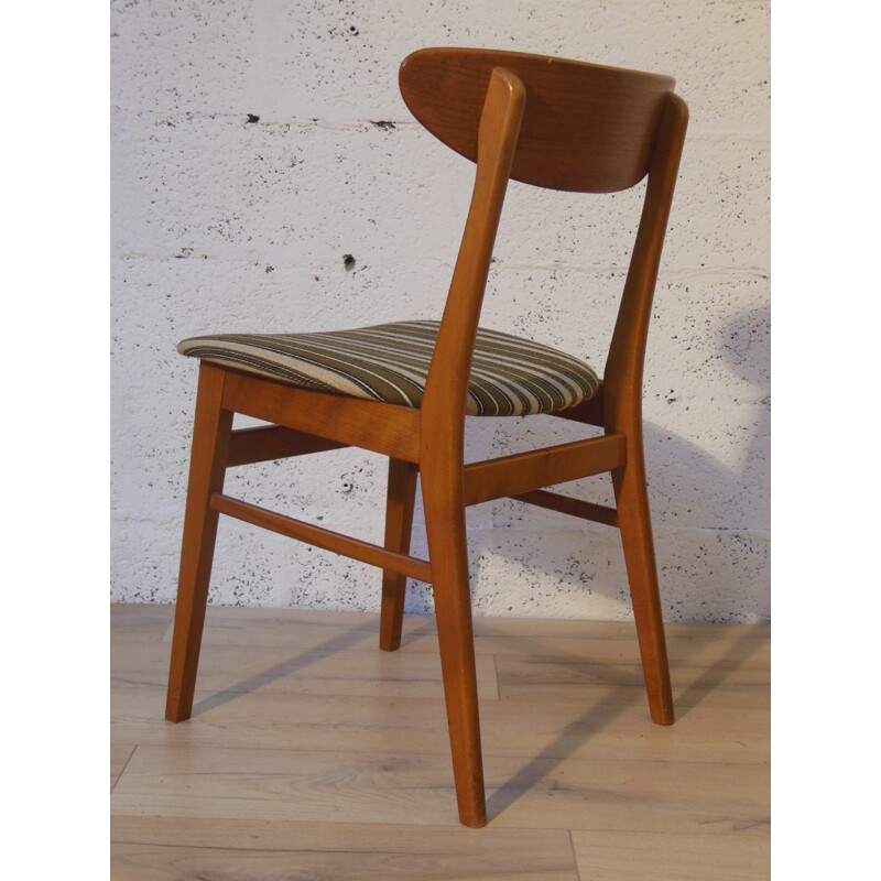 Série de 6 chaises "210" Scandinaves - années 60