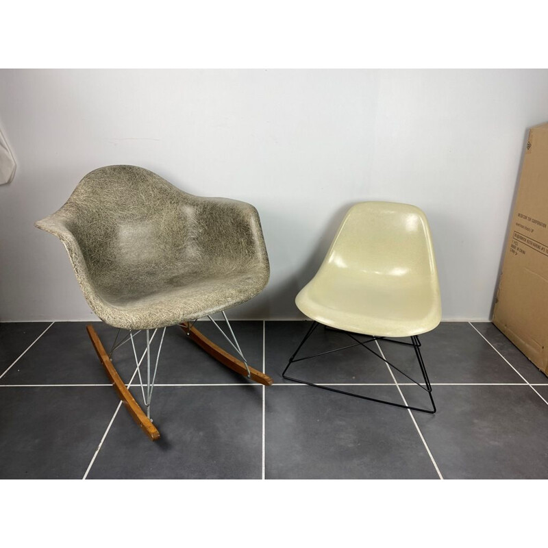 Vintage lounge chair in white glass fibre Charles & Ray Eames