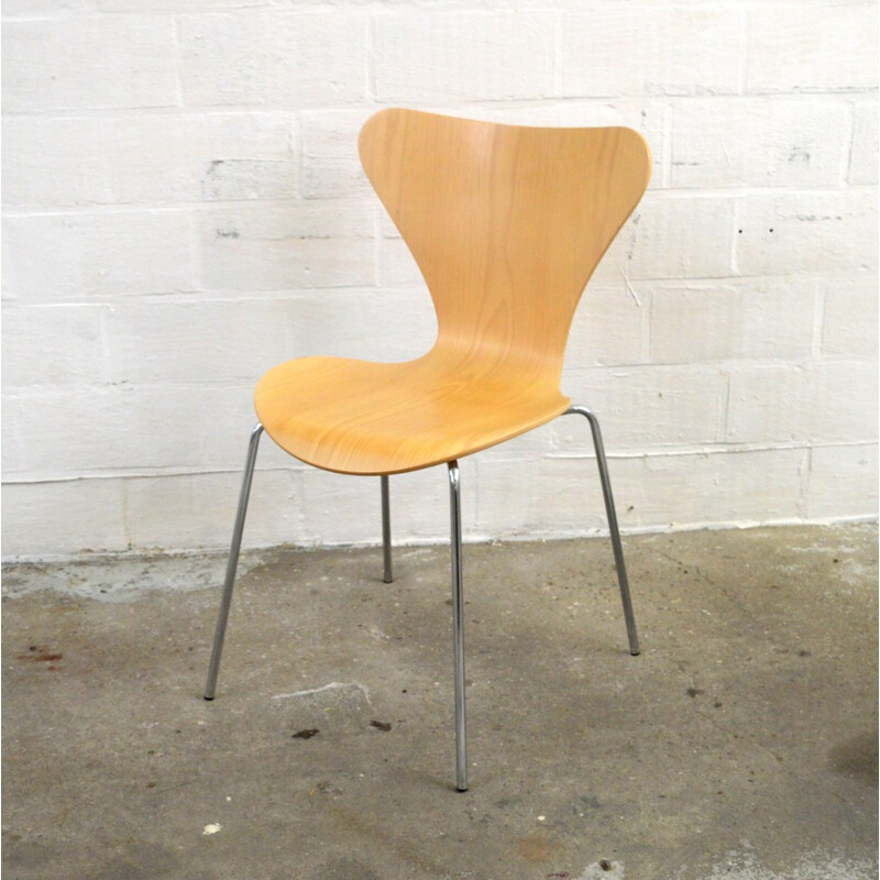 Set of 4 Fritz Hansen "Serie 7" chairs, Arne JACOBSEN - 2000s