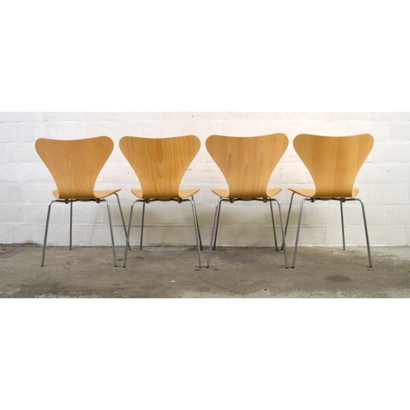 Ensemble de 4 chaises "Serie 7" Fritz Hansen, Arne JACOBSEN - 2000