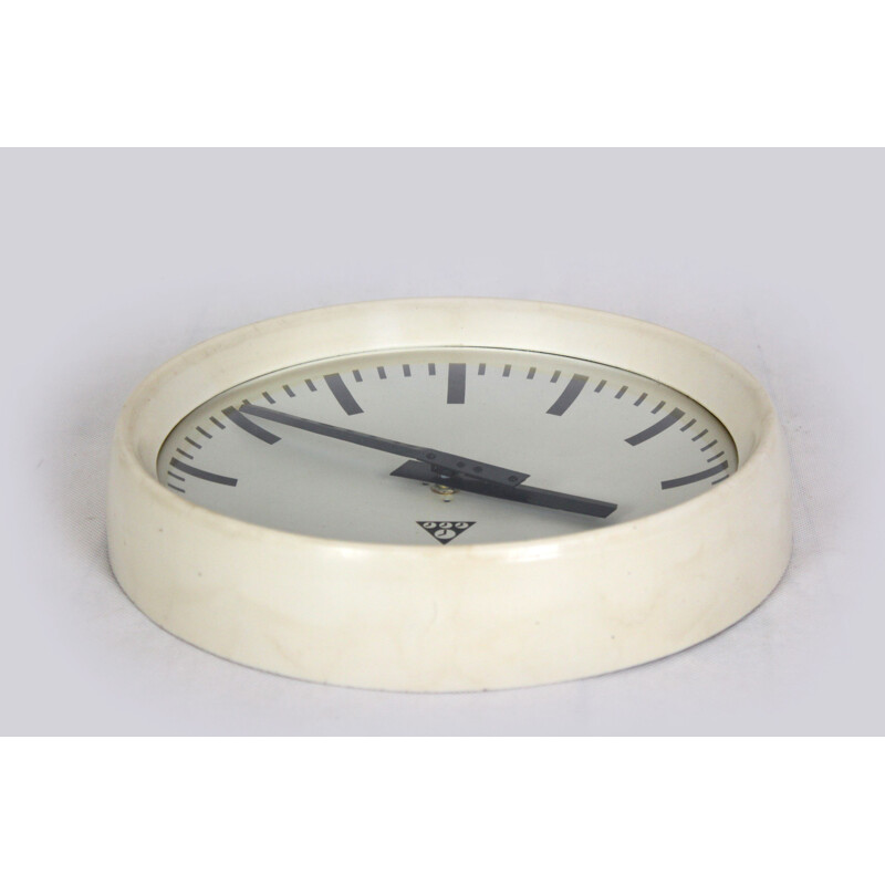 Relógio de baquelite branco Vintage da Pragotron, 1950