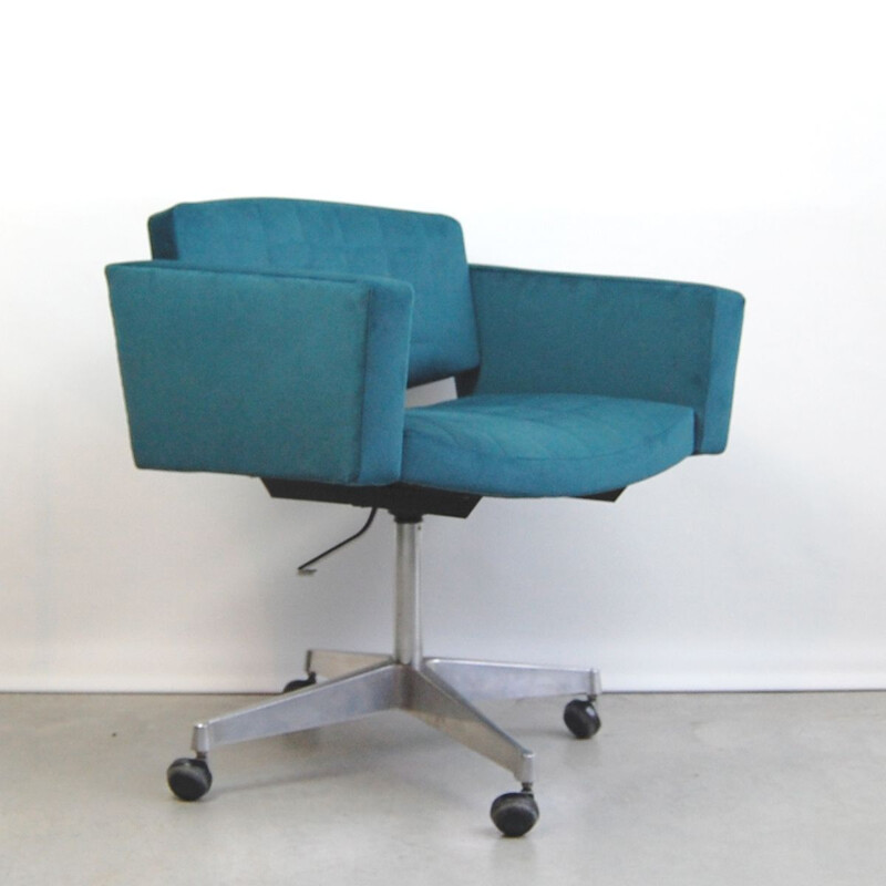 Vintage office armchair by Pierre Guariche for Meurop 1960s