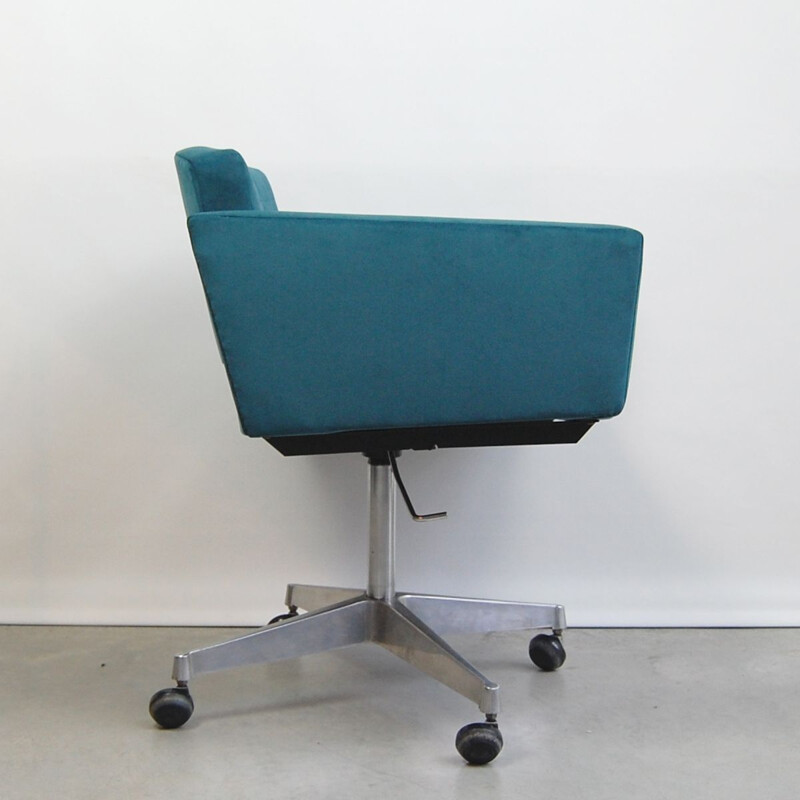 Vintage office armchair by Pierre Guariche for Meurop 1960s