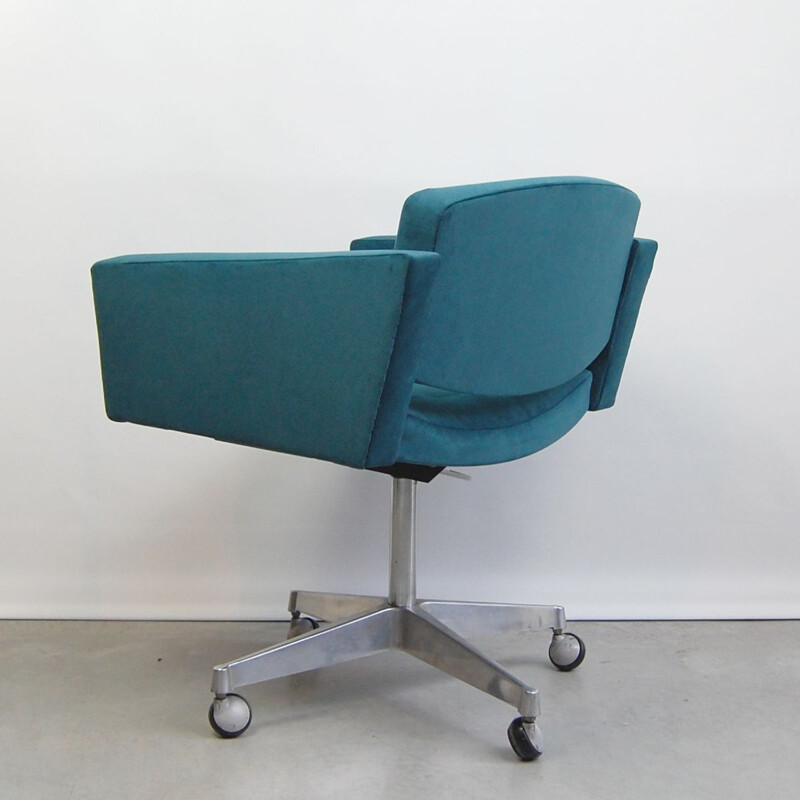 Vintage office armchair by Pierre Guariche for Meurop 1960s