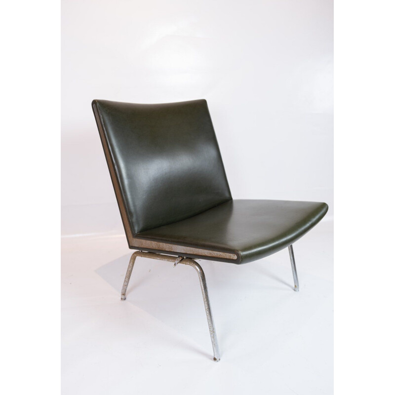 Pareja de sillas vintage modelo AP37 en cuero negro de Hans J. Wegner para Ap Stolen, 1950