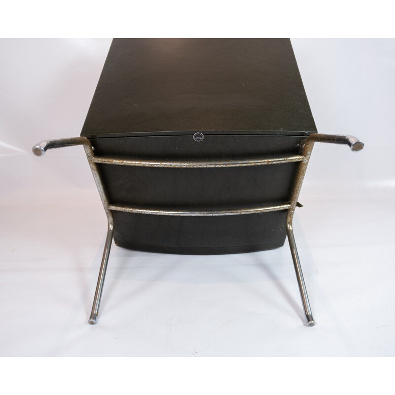 Coppia di sedie vintage modello AP37 in pelle nera di Hans J. Wegner per Ap Stolen, 1950