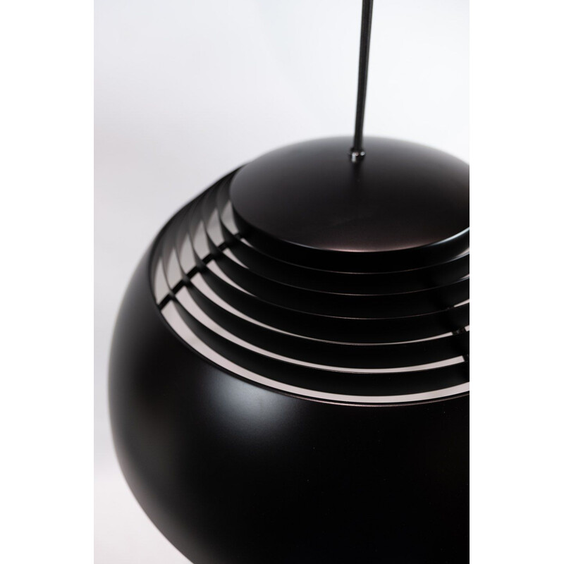 Suspension vintage Arne Jacobsen Royal metal noir par Louis Poulsen