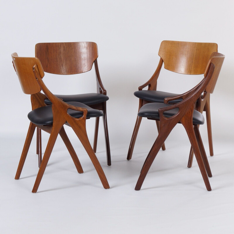 Set of 4 vintage Dining Chairs by Hovmand Olsen for Mogens Kold Denmark 1960s