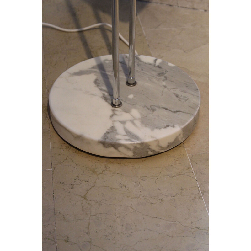 Lampadaire vintage en métal chromé marbre et perspex Italie 1970