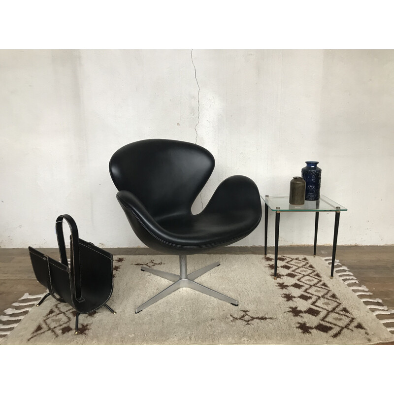 Vintage Swan armchair by Arne Jacobsen for Fritz Hansen 2002