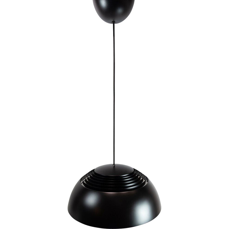 Suspension vintage Arne Jacobsen Royal metal noir par Louis Poulsen