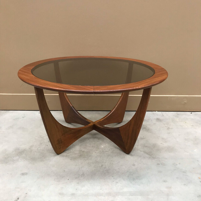 Vintage Round coffee table by Victor Wilkens for G-plan