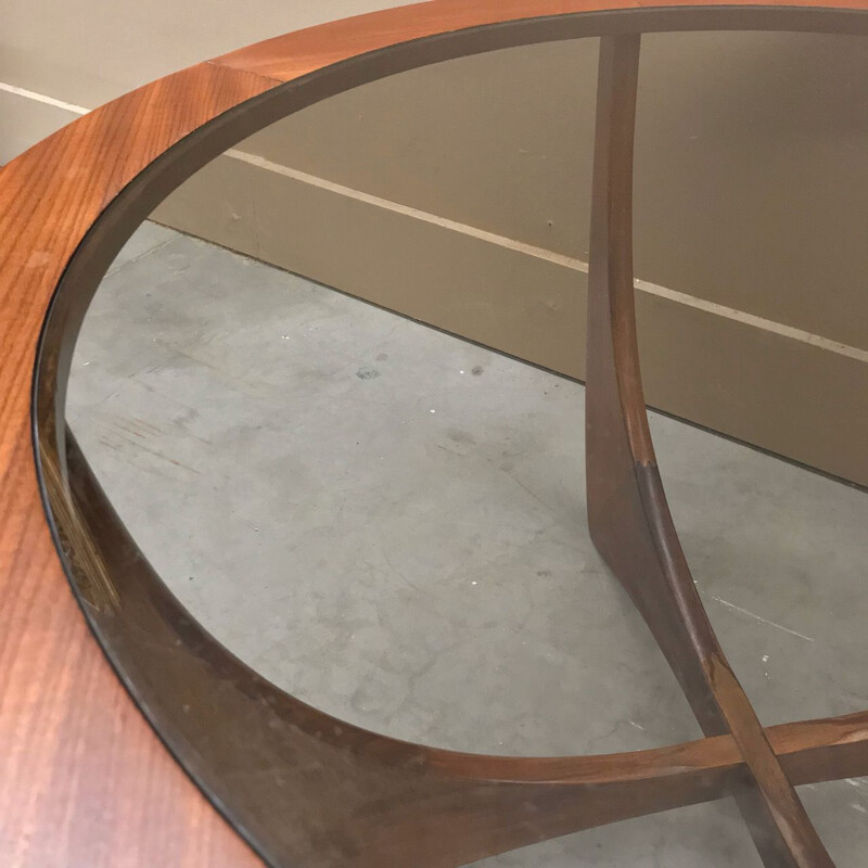 Vintage Round coffee table by Victor Wilkens for G-plan