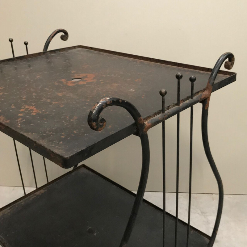 Mesa de bar de hierro vintage con arpa