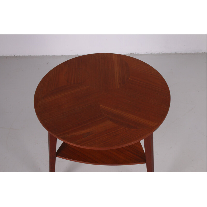 Vintage Round teak wooden coffee table with rack Danmark