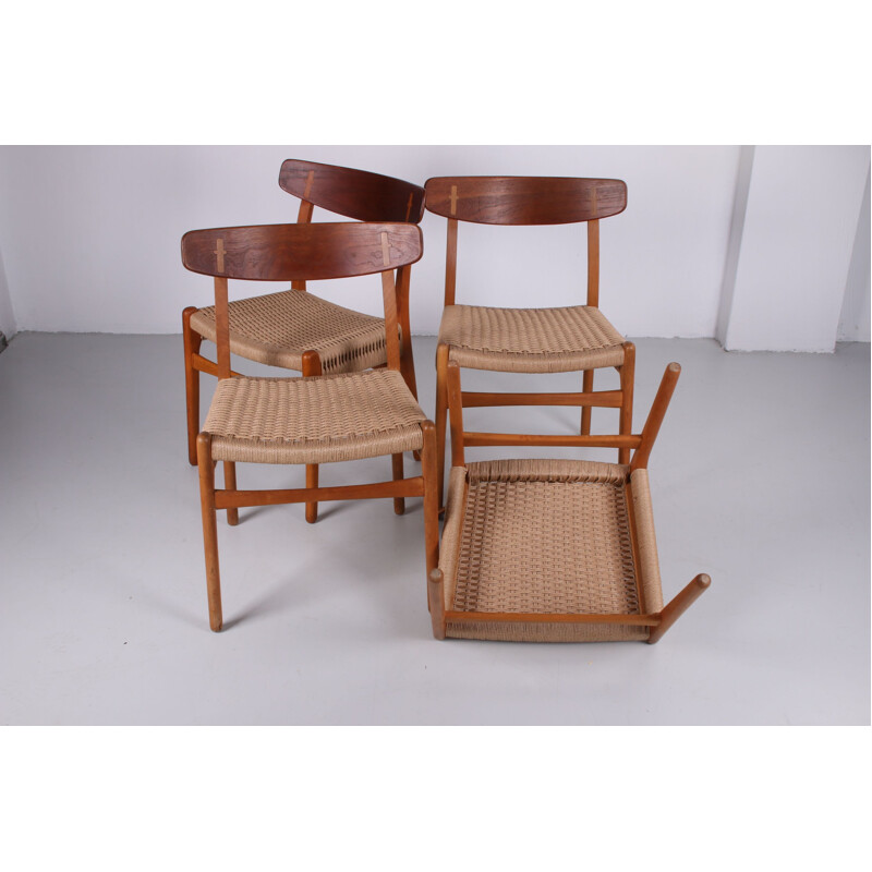 Set of 4 vintage Hans Wegner dining room chairs