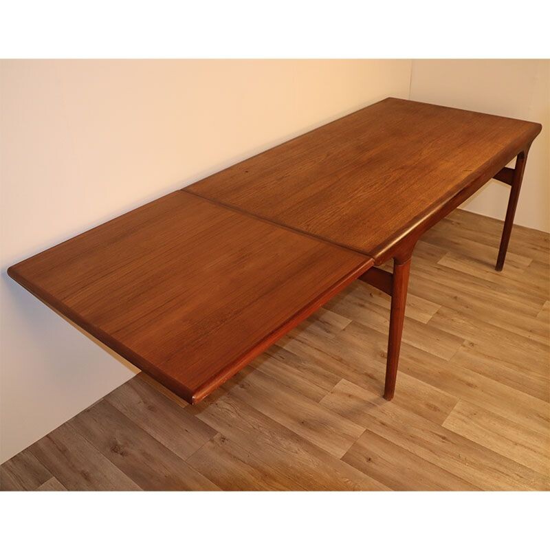 Vintage extensible table by Johannes Andersen scandinavian 1960s