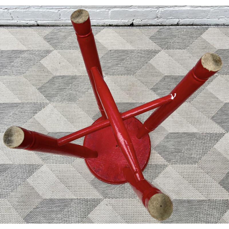 Tabouret vintage rouge en bois