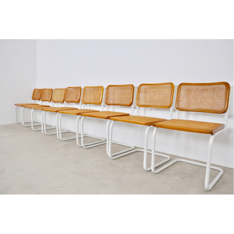 Lot de 8 chaises vintage par Marcel Breuer