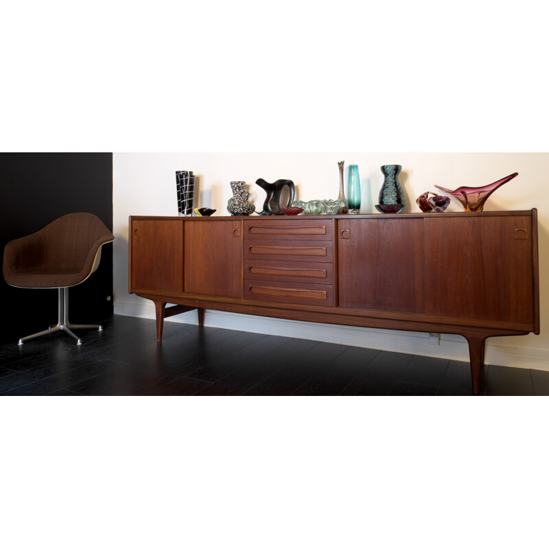 Scandinavian sideboard in mahogany, Johannes ANDERSEN - 60